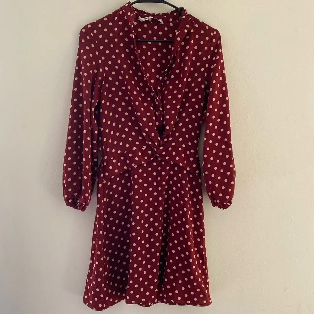 zara red polka dot dress Zara's 29.99 is the high-street style of the summer Thin crisscross straps that tie at the back Ppsnabha Zara Red And Black